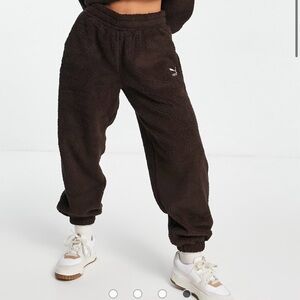 NWT Puma Classics Cozy Club Borg Sweatpants - Size XS